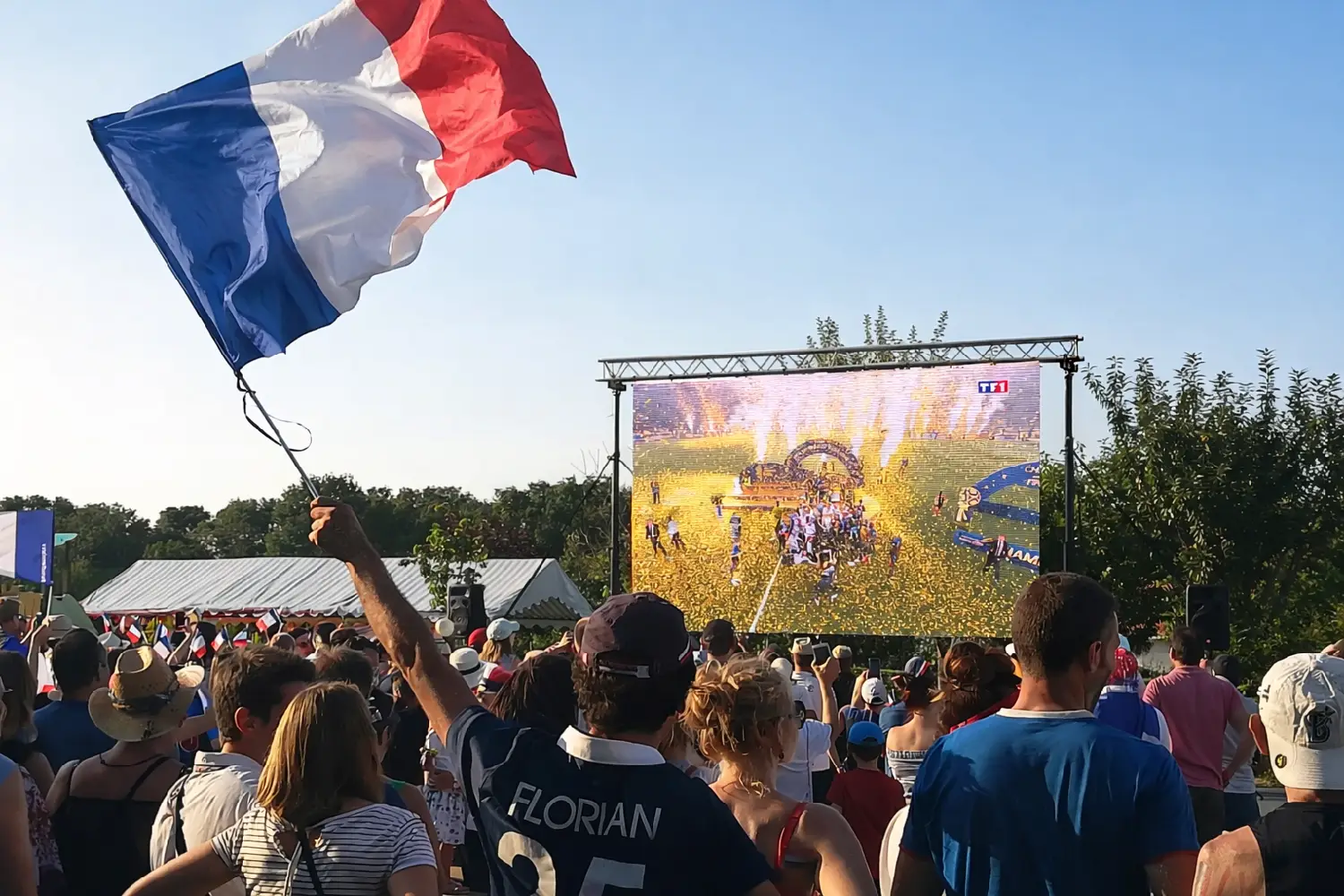 Comment faire une fan zone avec écran géant ?