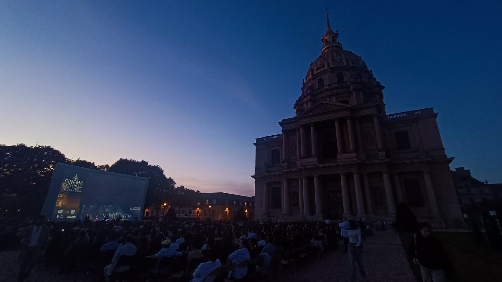 À quelle heure commencer une séance de cinéma en plein air ?